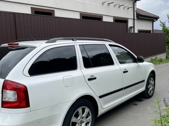 Білий Шкода Октавія, об'ємом двигуна 1.6 л та пробігом 217 тис. км за 6400 $, фото 8 на Automoto.ua