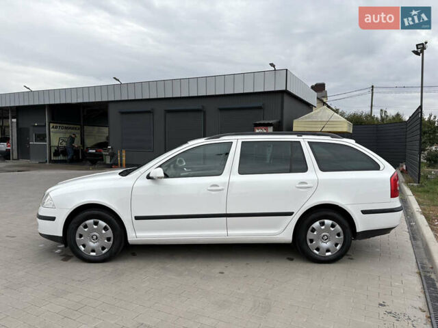 Білий Шкода Октавія, об'ємом двигуна 1.6 л та пробігом 235 тис. км за 6700 $, фото 17 на Automoto.ua