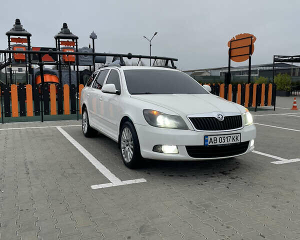 Білий Шкода Октавія, об'ємом двигуна 1.6 л та пробігом 299 тис. км за 7600 $, фото 7 на Automoto.ua