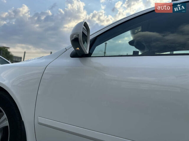 Білий Шкода Октавія, об'ємом двигуна 2 л та пробігом 260 тис. км за 9400 $, фото 32 на Automoto.ua