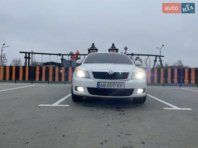 Білий Шкода Октавія, об'ємом двигуна 1.6 л та пробігом 299 тис. км за 7600 $, фото 25 на Automoto.ua