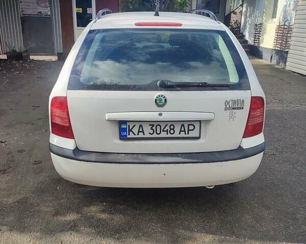 Шкода Октавия 2009 в Киеве на Automoto.ua Белый Шкода Октавия, объемом двигателя 1.6 л и пробегом 155 тыс. км за 4750 $, фото 3 на Automoto.ua