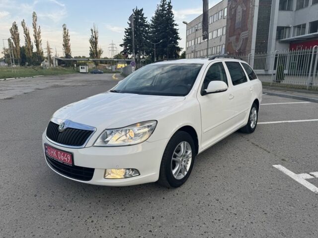 Белый Шкода Октавия, объемом двигателя 1.6 л и пробегом 178 тыс. км за 7999 $, фото 1 на Automoto.ua