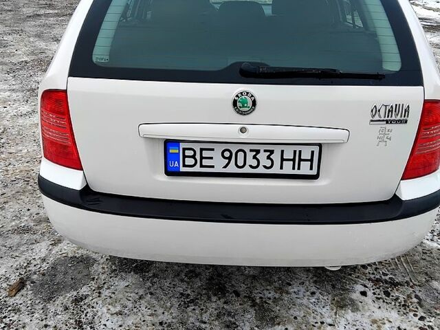 Білий Шкода Октавія, об'ємом двигуна 1.6 л та пробігом 157 тис. км за 7500 $, фото 1 на Automoto.ua
