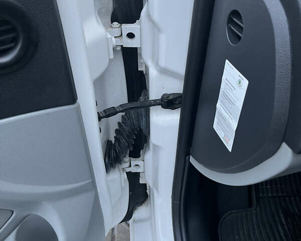 Білий Шкода Октавія, об'ємом двигуна 1.6 л та пробігом 260 тис. км за 8199 $, фото 18 на Automoto.ua