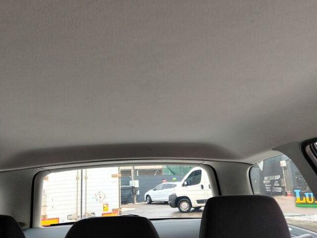 Білий Шкода Октавія, об'ємом двигуна 1.6 л та пробігом 157 тис. км за 7500 $, фото 2 на Automoto.ua