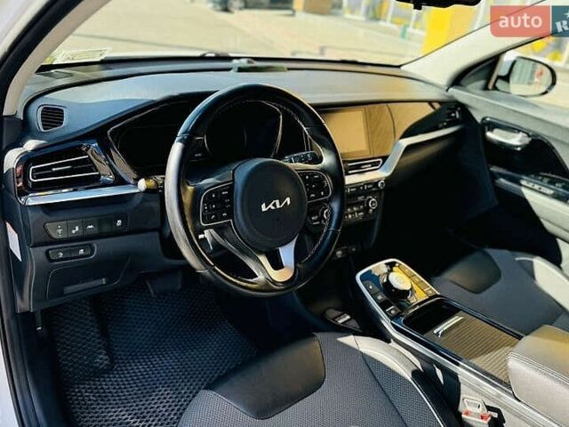 Белый Шкода Октавия, объемом двигателя 1.6 л и пробегом 156 тыс. км за 6950 $, фото 6 на Automoto.ua