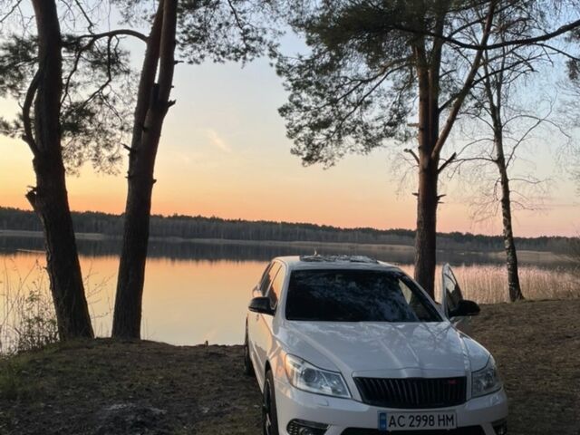Белый Шкода Октавия, объемом двигателя 1.98 л и пробегом 235 тыс. км за 8899 $, фото 5 на Automoto.ua