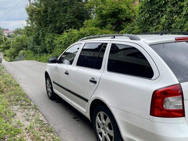 Білий Шкода Октавія, об'ємом двигуна 1.6 л та пробігом 217 тис. км за 6400 $, фото 9 на Automoto.ua