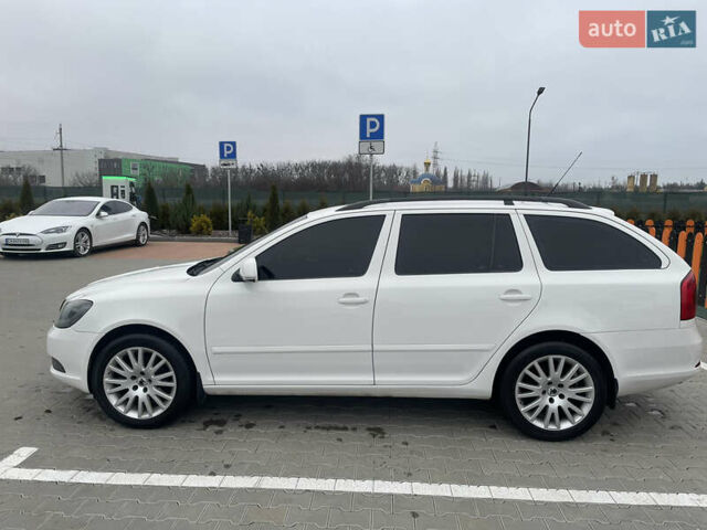 Білий Шкода Октавія, об'ємом двигуна 1.6 л та пробігом 299 тис. км за 7600 $, фото 41 на Automoto.ua