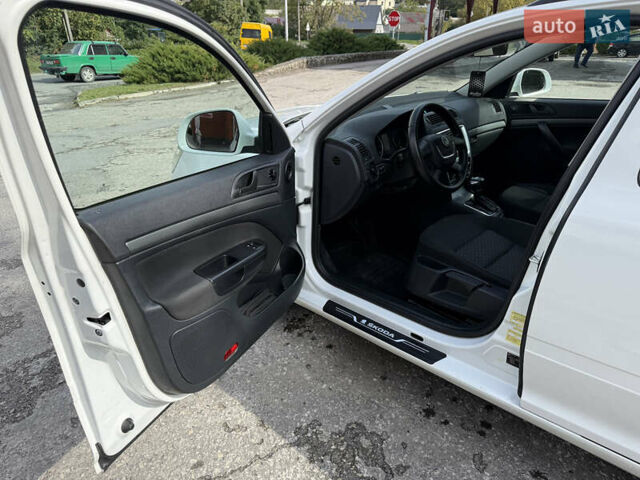 Белый Шкода Октавия, объемом двигателя 1.4 л и пробегом 211 тыс. км за 7000 $, фото 31 на Automoto.ua