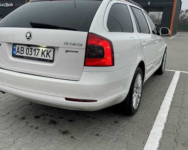 Білий Шкода Октавія, об'ємом двигуна 1.6 л та пробігом 299 тис. км за 7600 $, фото 17 на Automoto.ua