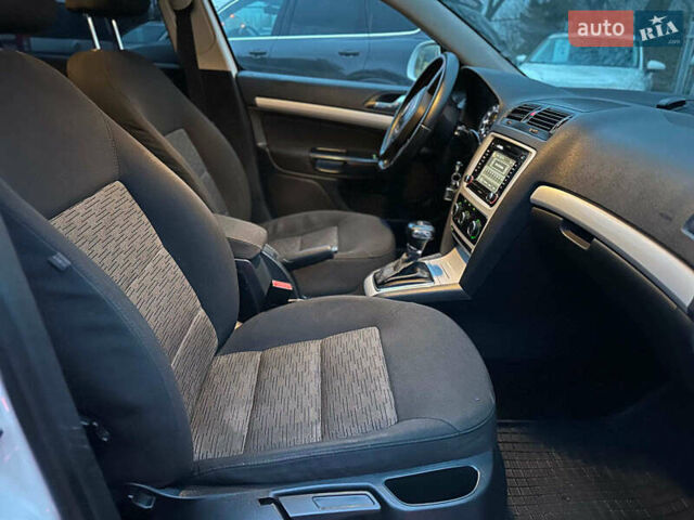 Білий Шкода Октавія, об'ємом двигуна 1.8 л та пробігом 316 тис. км за 7290 $, фото 16 на Automoto.ua