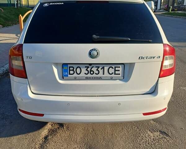 Белый Шкода Октавия, объемом двигателя 1.6 л и пробегом 313 тыс. км за 8700 $, фото 26 на Automoto.ua