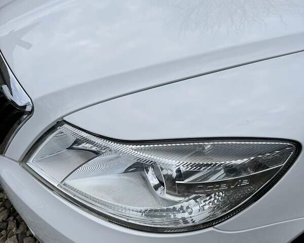 Белый Шкода Октавия, объемом двигателя 1.6 л и пробегом 227 тыс. км за 9400 $, фото 24 на Automoto.ua