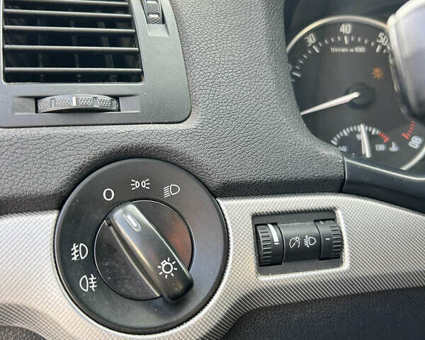 Белый Шкода Октавия, объемом двигателя 1.8 л и пробегом 233 тыс. км за 8300 $, фото 20 на Automoto.ua