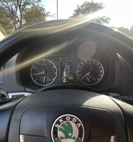 Белый Шкода Октавия, объемом двигателя 1.6 л и пробегом 291 тыс. км за 8200 $, фото 11 на Automoto.ua