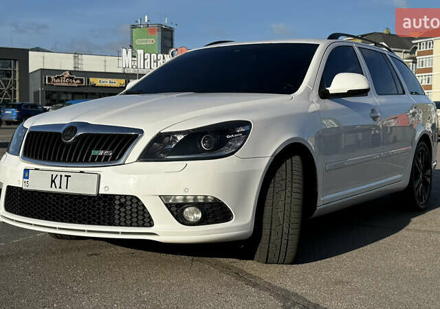 Белый Шкода Октавия, объемом двигателя 1.9 л и пробегом 360 тыс. км за 11000 $, фото 4 на Automoto.ua