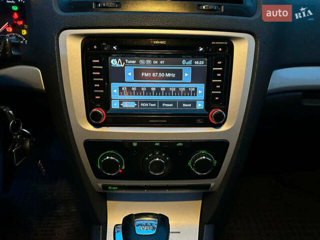 Білий Шкода Октавія, об'ємом двигуна 1.8 л та пробігом 316 тис. км за 7290 $, фото 20 на Automoto.ua