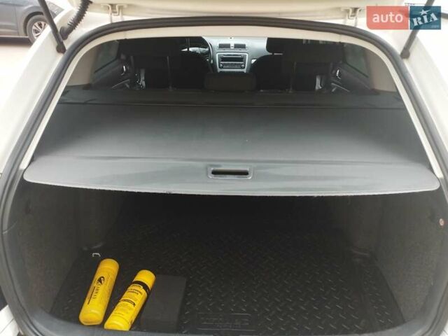 Білий Шкода Октавія, об'ємом двигуна 1.8 л та пробігом 251 тис. км за 10000 $, фото 28 на Automoto.ua