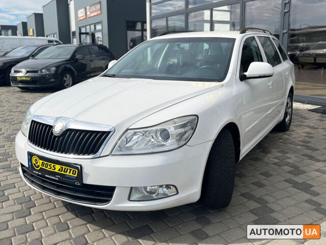 Белый Шкода Октавия, объемом двигателя 1.6 л и пробегом 245 тыс. км за 8200 $, фото 2 на Automoto.ua