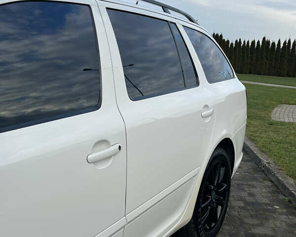 Белый Шкода Октавия, объемом двигателя 1.97 л и пробегом 298 тыс. км за 9999 $, фото 26 на Automoto.ua