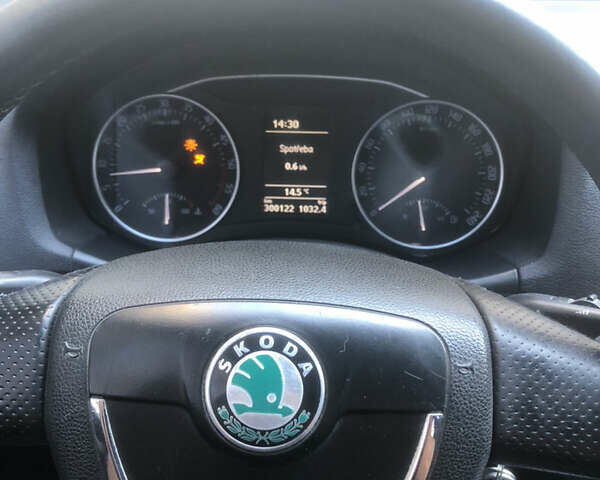 Белый Шкода Октавия, объемом двигателя 1.97 л и пробегом 300 тыс. км за 8600 $, фото 10 на Automoto.ua