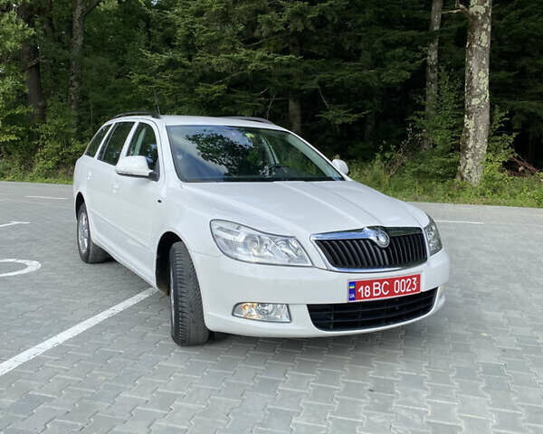 Белый Шкода Октавия, объемом двигателя 1.8 л и пробегом 204 тыс. км за 6790 $, фото 3 на Automoto.ua