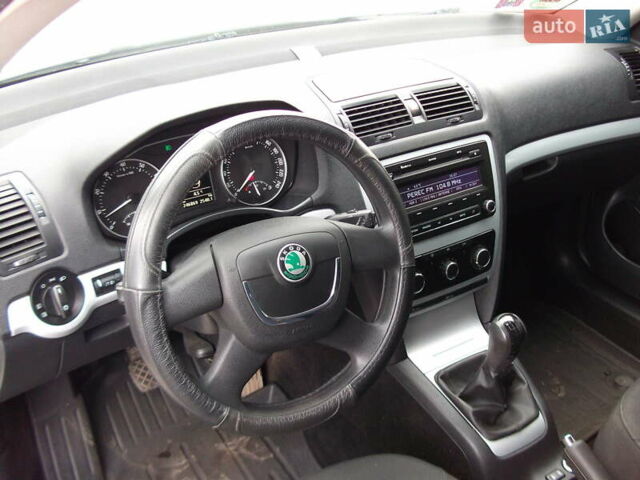 Белый Шкода Октавия, объемом двигателя 1.2 л и пробегом 260 тыс. км за 7700 $, фото 16 на Automoto.ua