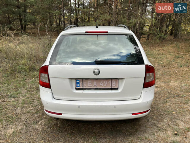 Белый Шкода Октавия, объемом двигателя 1.6 л и пробегом 263 тыс. км за 6800 $, фото 4 на Automoto.ua