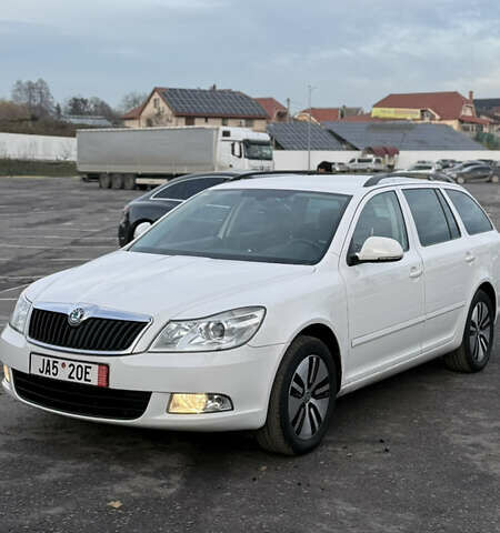 Белый Шкода Октавия, объемом двигателя 0 л и пробегом 247 тыс. км за 6550 $, фото 2 на Automoto.ua