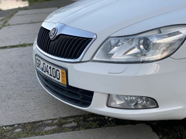 Шкода Октавія 2010 у Старокостянтинів на Automoto.ua Білий Шкода Октавія, об'ємом двигуна 1.6 л та пробігом 281 тис. км за 8600 $, фото 3 на Automoto.ua