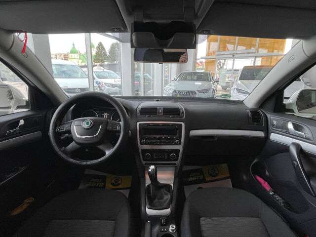 Белый Шкода Октавия, объемом двигателя 1.6 л и пробегом 140 тыс. км за 9850 $, фото 10 на Automoto.ua