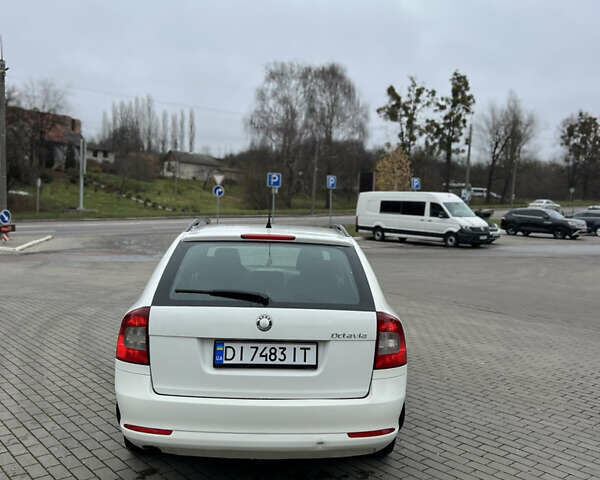 Белый Шкода Октавия, объемом двигателя 1.6 л и пробегом 420 тыс. км за 5999 $, фото 6 на Automoto.ua