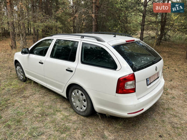 Белый Шкода Октавия, объемом двигателя 1.6 л и пробегом 263 тыс. км за 7499 $, фото 5 на Automoto.ua