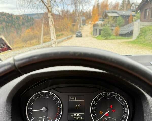 Шкода Октавия 2010 в Стрые на Automoto.ua Белый Шкода Октавия, объемом двигателя 1.6 л и пробегом 295 тыс. км за 8200 $, фото 8 на Automoto.ua