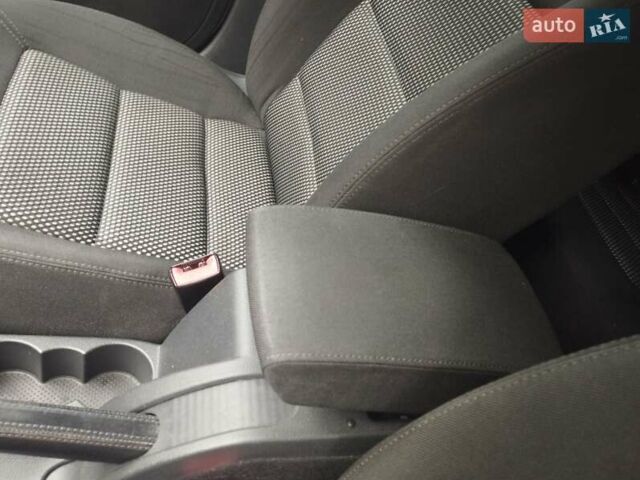 Білий Шкода Октавія, об'ємом двигуна 1.8 л та пробігом 251 тис. км за 10000 $, фото 20 на Automoto.ua