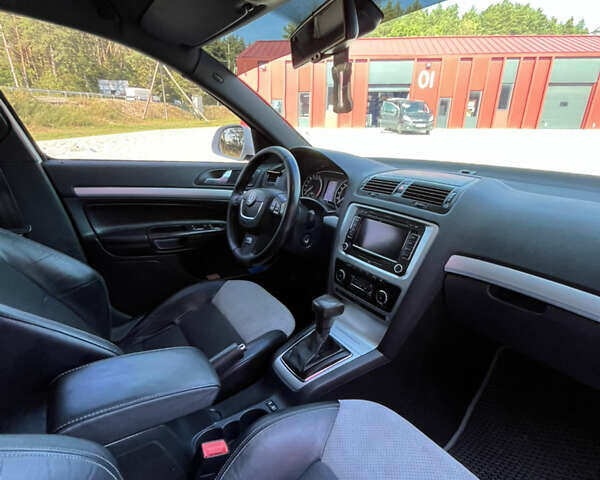 Белый Шкода Октавия, объемом двигателя 1.97 л и пробегом 297 тыс. км за 9300 $, фото 24 на Automoto.ua