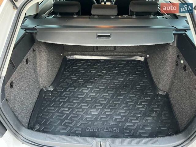 Белый Шкода Октавия, объемом двигателя 1.8 л и пробегом 267 тыс. км за 8250 $, фото 20 на Automoto.ua