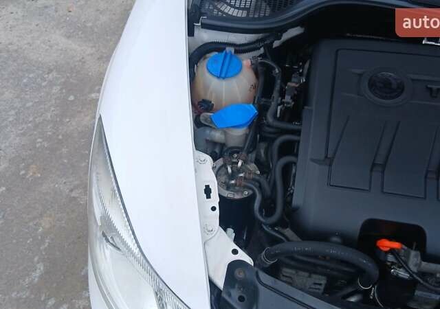 Белый Шкода Октавия, объемом двигателя 1.6 л и пробегом 258 тыс. км за 7900 $, фото 19 на Automoto.ua