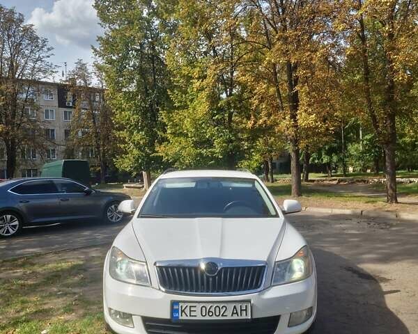 Белый Шкода Октавия, объемом двигателя 1.8 л и пробегом 322 тыс. км за 6900 $, фото 9 на Automoto.ua