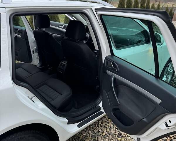 Белый Шкода Октавия, объемом двигателя 1.6 л и пробегом 227 тыс. км за 9400 $, фото 35 на Automoto.ua