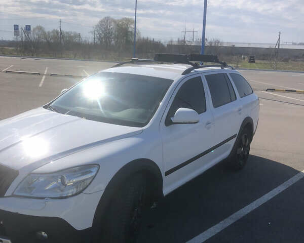 Белый Шкода Октавия, объемом двигателя 1.97 л и пробегом 300 тыс. км за 8600 $, фото 5 на Automoto.ua