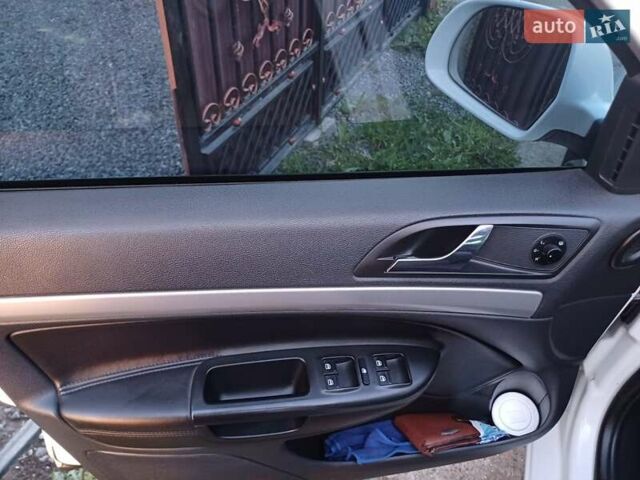 Белый Шкода Октавия, объемом двигателя 1.6 л и пробегом 313 тыс. км за 8700 $, фото 11 на Automoto.ua