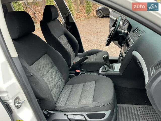 Белый Шкода Октавия, объемом двигателя 1.6 л и пробегом 309 тыс. км за 7499 $, фото 43 на Automoto.ua