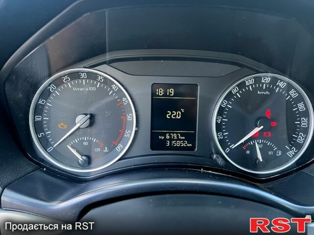 Белый Шкода Октавия, объемом двигателя 1.6 л и пробегом 320 тыс. км за 6200 $, фото 10 на Automoto.ua