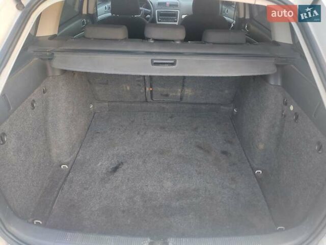 Білий Шкода Октавія, об'ємом двигуна 1.6 л та пробігом 357 тис. км за 6400 $, фото 18 на Automoto.ua