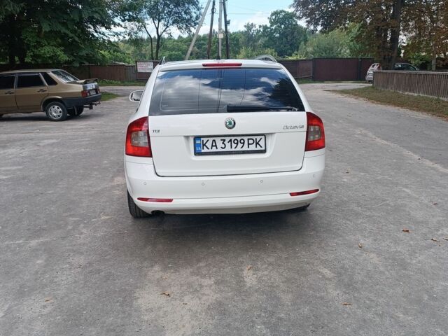 Белый Шкода Октавия, объемом двигателя 1.6 л и пробегом 326 тыс. км за 7050 $, фото 5 на Automoto.ua