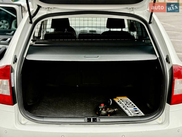 Белый Шкода Октавия, объемом двигателя 1.6 л и пробегом 204 тыс. км за 8999 $, фото 40 на Automoto.ua