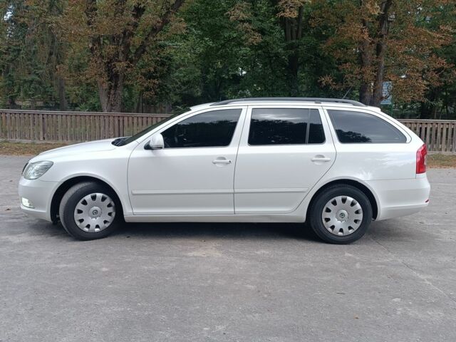 Белый Шкода Октавия, объемом двигателя 1.6 л и пробегом 326 тыс. км за 7050 $, фото 1 на Automoto.ua